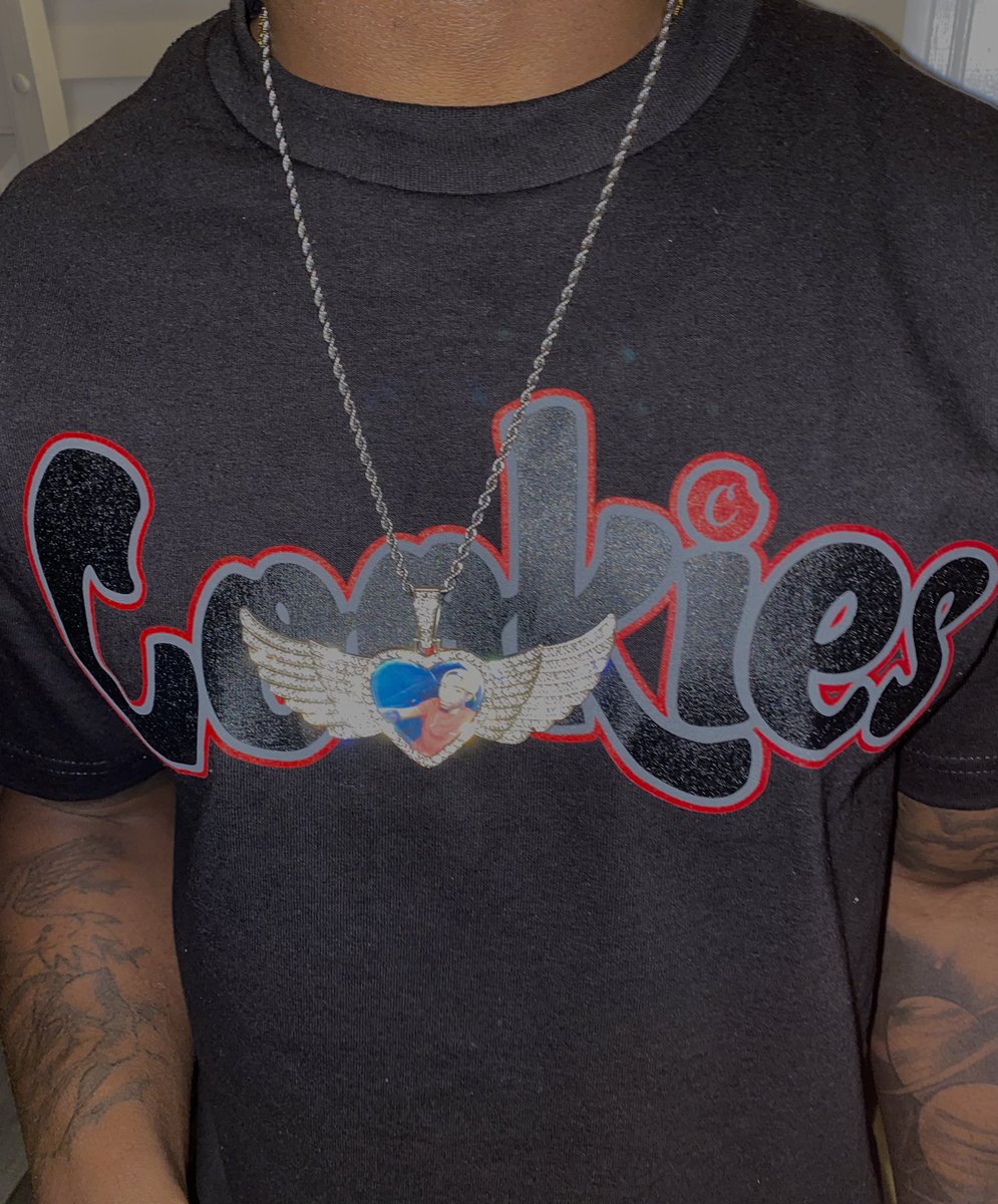 NBAartilus's tweet photo. Smoking Dead ☠️ Opps I call ‘em Exotic 🖤🔥🍪 #Cookies🍪 #LLKKK 🖤🖤🖤 https://t.co/SyXt2HTGe5