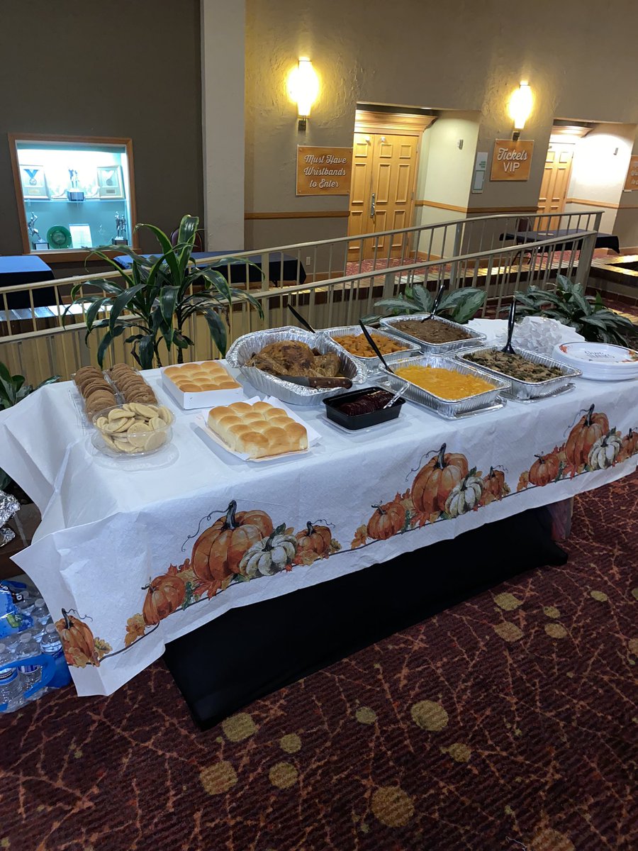 Thanksgiving with the ones I’ll go to battle with 👊🦃🍽

<a href="/STU_WBasketball/">STU Women's Basketball</a>