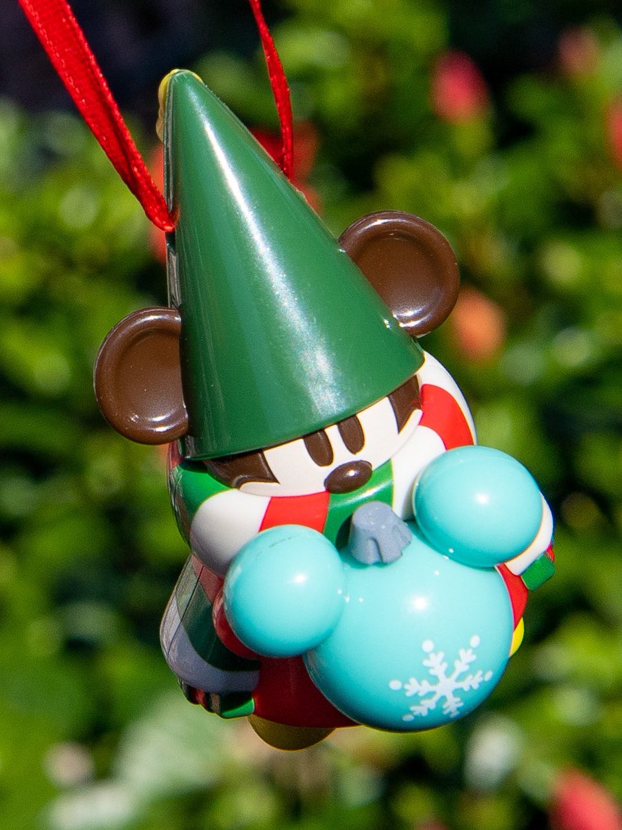 MezzoMikiD's tweet photo. 「リルリンリン」デザインオーナメント！東京ディズニーランド&amp;シー
"ディズニー・クリスマス2021"カプセルトイ 本日発売☆
https://t.co/CNxOennJuO https://t.co/EMTVhRVJi2