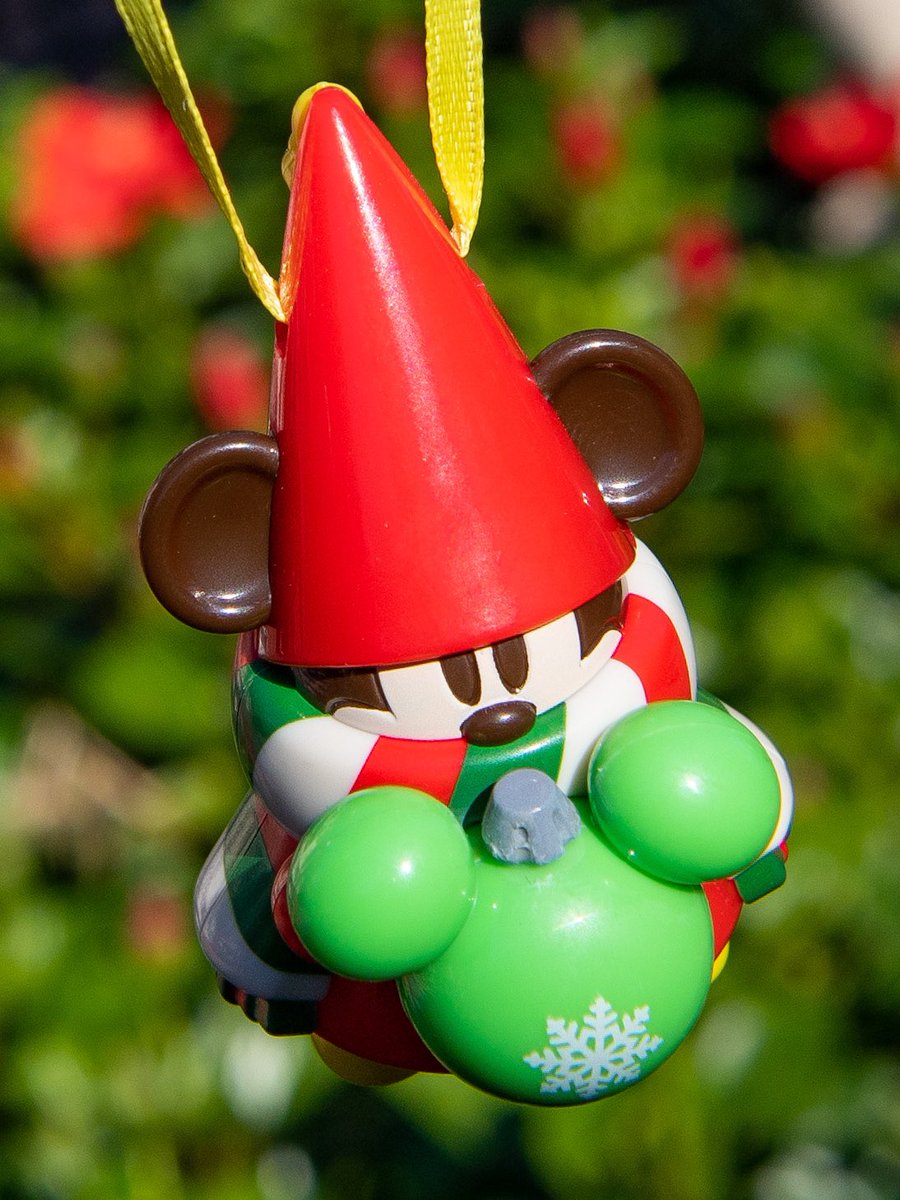 MezzoMikiD's tweet photo. 「リルリンリン」デザインオーナメント！東京ディズニーランド&amp;シー
"ディズニー・クリスマス2021"カプセルトイ 本日発売☆
https://t.co/CNxOennJuO https://t.co/EMTVhRVJi2