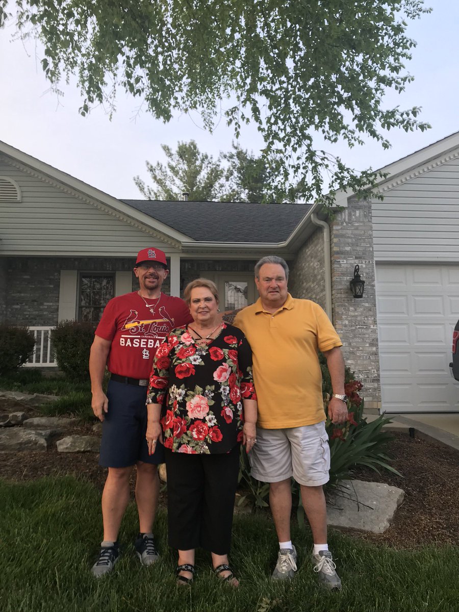 HittingDev's tweet image. Missing my mom and dad today. Don’t take anything for granted. Cherish each day you have. To lose them both on the same day has been devastating. Don’t ever go a day without telling your loved ones you love them or how much they mean to you.