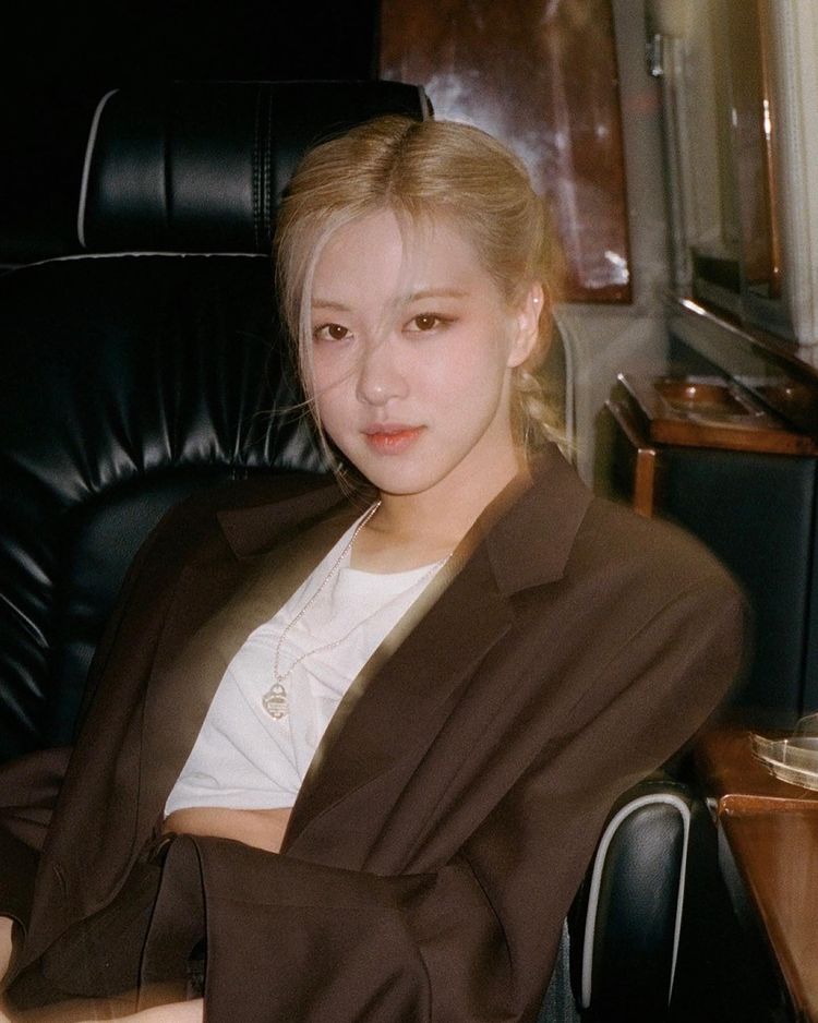 Hsssooo2's tweet photo. #MAMAVOTE #Rosé
Vote cho chị bé ❤❤💋💋 https://t.co/VY81p3S4XJ