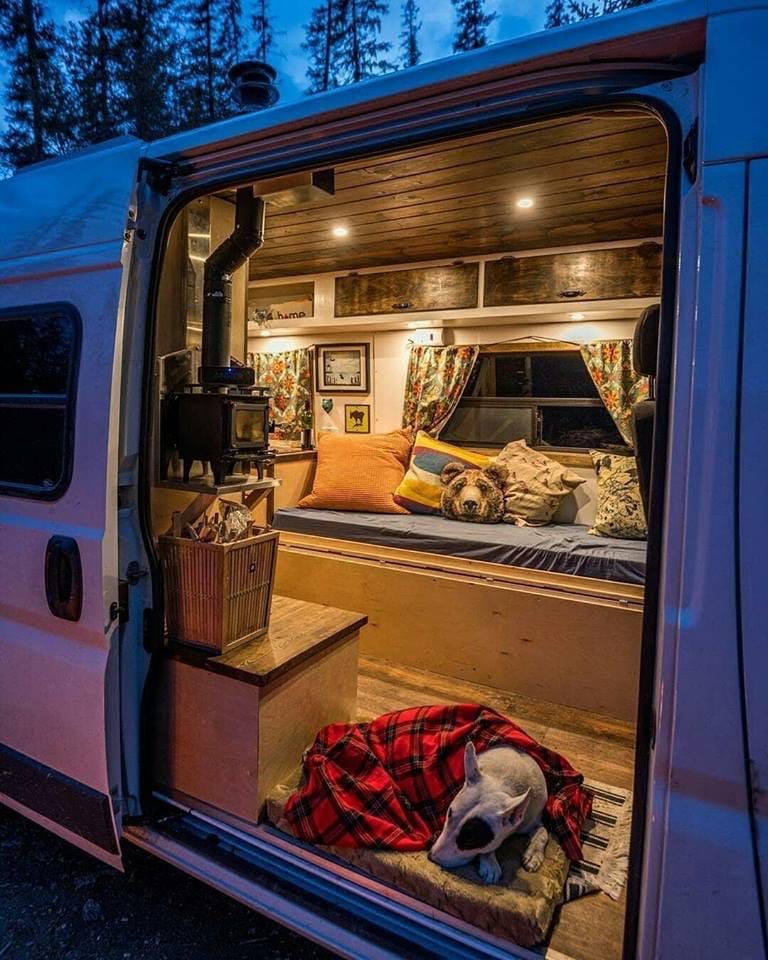 Oom_Welly's tweet photo. Even with a tiny fireplace 😁🔥😁 #vanlife @Cellie_ThisIsMe https://t.co/2MtWEDZYEf