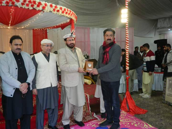 MalakandPolice's tweet photo. #RPO #Malakand #Division
Farewell Ceremony of RPO Malakand Division Mr. Abdul Ghafoor Afridi.
The event was attended by all District Police Officers, Commissioner Malakand Division Mr. Zahoorul ISalam , DCs, MPAs and Social &amp; Welfare Members/Workers of District Swat. https://t.co/s4dRTmW9we