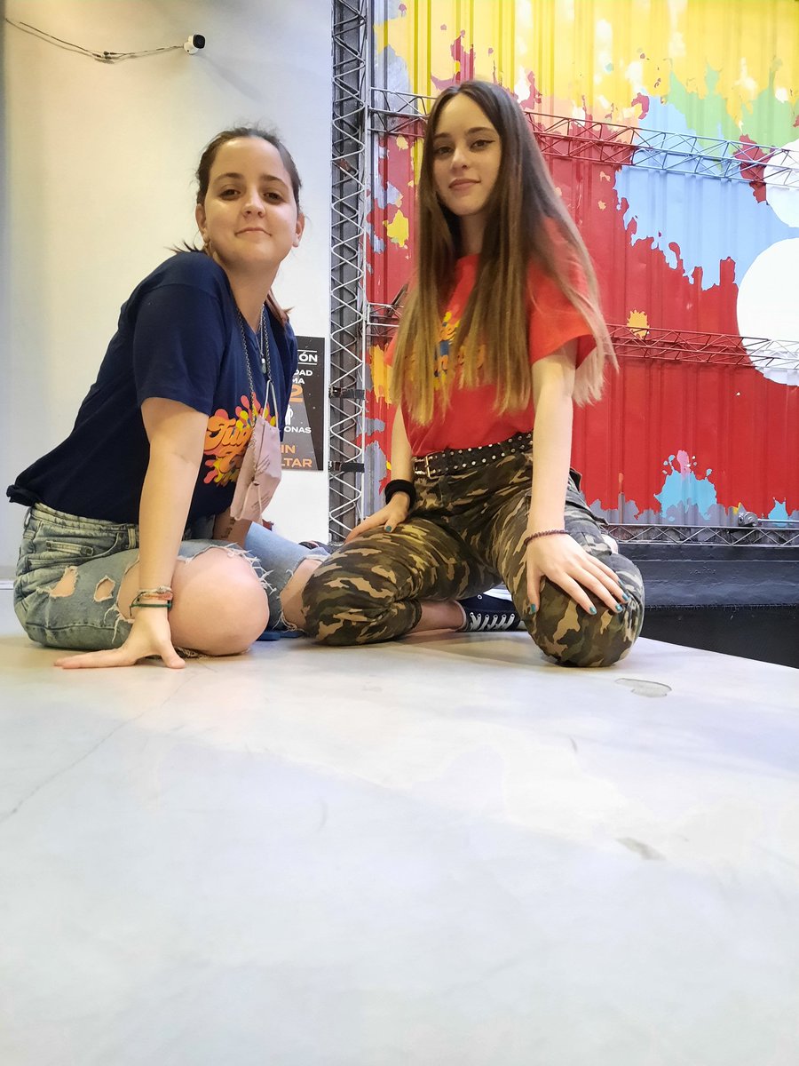 luvazquezok's tweet photo. siendo tan feliz como nunca. Gracias por crear este espacio tan puro, tan lindo,con tan hermosa energía, con tantas cosas por aprender y tanta gente con ganas de enseñar. Ojalá la vida me lleve otra vez a este lugar 🤞🏼💫❤ @soycrismorena https://t.co/fE5u2DxEbb