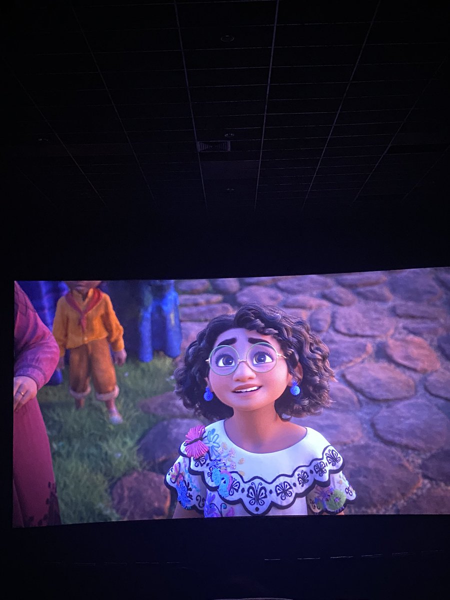 Johisandrade's tweet photo. Thank you @DisneyStudios  @EncantoMovie for make a movie inspired by my beautiful country #Colombia 🇨🇴 I loved every second of it. Arepa, buñuelo, Ajiaco. Awwww you made my thanksgiving special. https://t.co/rrxp1GNsim