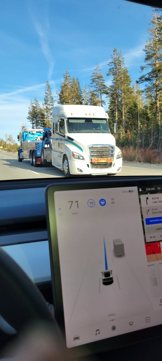 sayonm's tweet photo. @robmaurer,@dillonloomis , @elonmusk I guess FSD solved for this usecase already https://t.co/O9DsS3orPm