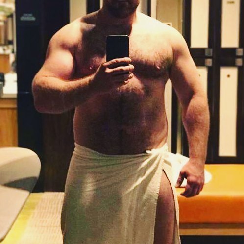 Big dick daddy. Dadbod. Huge Beefy men Shower. Beefy Daddy showing off. Beefy lads in Shower.