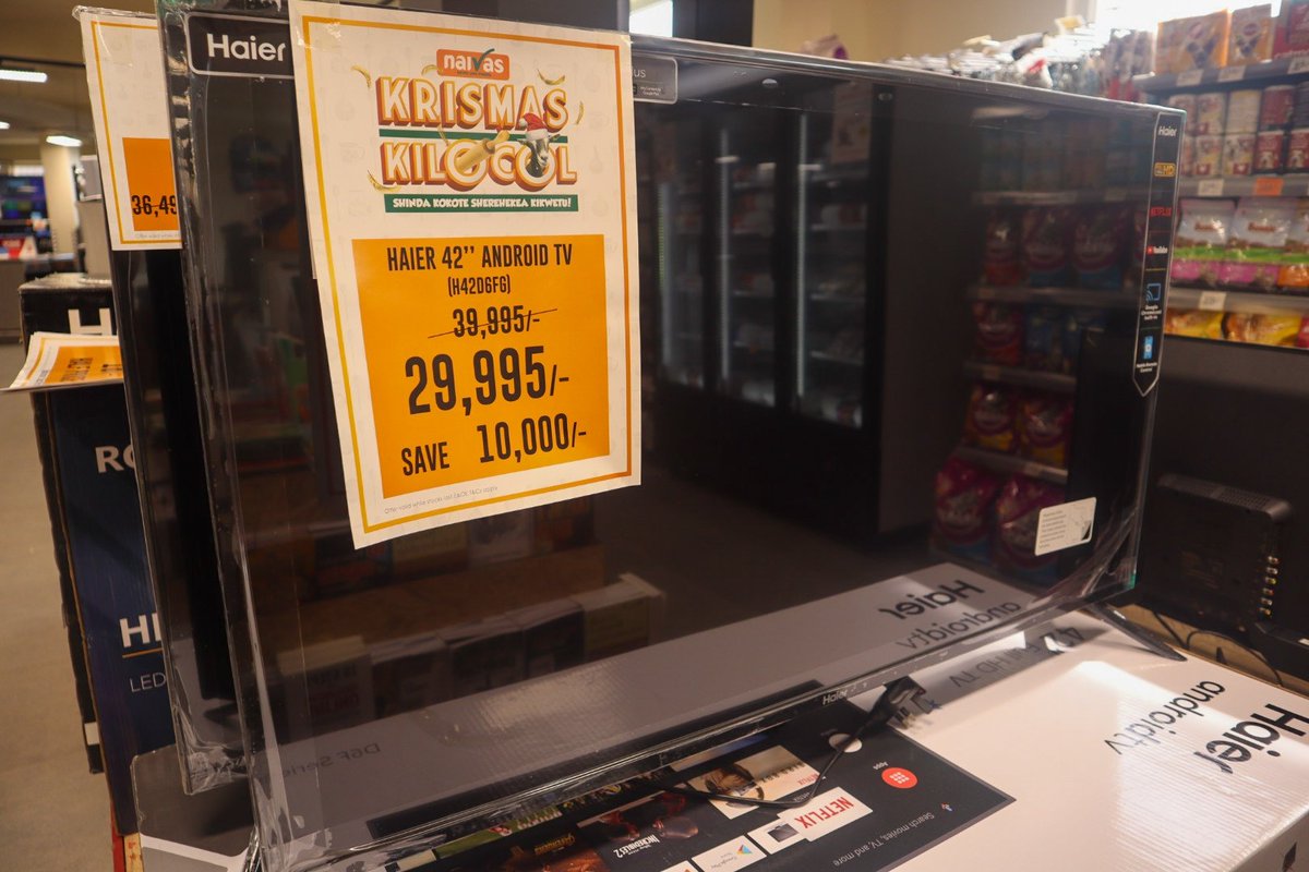 naivas_kenya's tweet photo. Looking for 🔥🔥#BlackFriday deals? Look no further! Visit your nearest Naivas outlet to enjoy these deals. Hurry🏃🏾‍♀️🏃🏿‍♂️ while stocks last! Ni gani unakujia?
#KrismasKilocol #ShindaKokote #SherehekeaKikwetu

*Offers available across All Naivas outlets countrywide 🇰🇪 https://t.co/KYhIWp5HO6