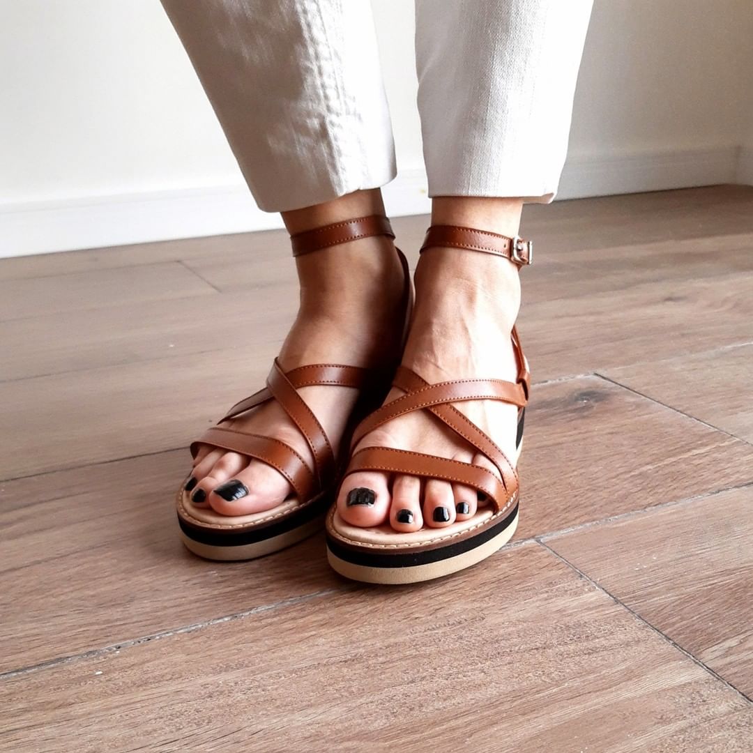 SomosLunaAr's tweet photo. Queremos contarles más acerca de nuestra nueva colección.

🥿 Nuestras sandalias son de base liviana y flexible.

🥿 Contamos con gran variedad de colores.

🥿 Hacemos envíos a todo el país.

#calzados #primaverano #sandalias #ballerinas #nuevacoleccion #verano #zapatos https://t.co/LqKWu3hN7P