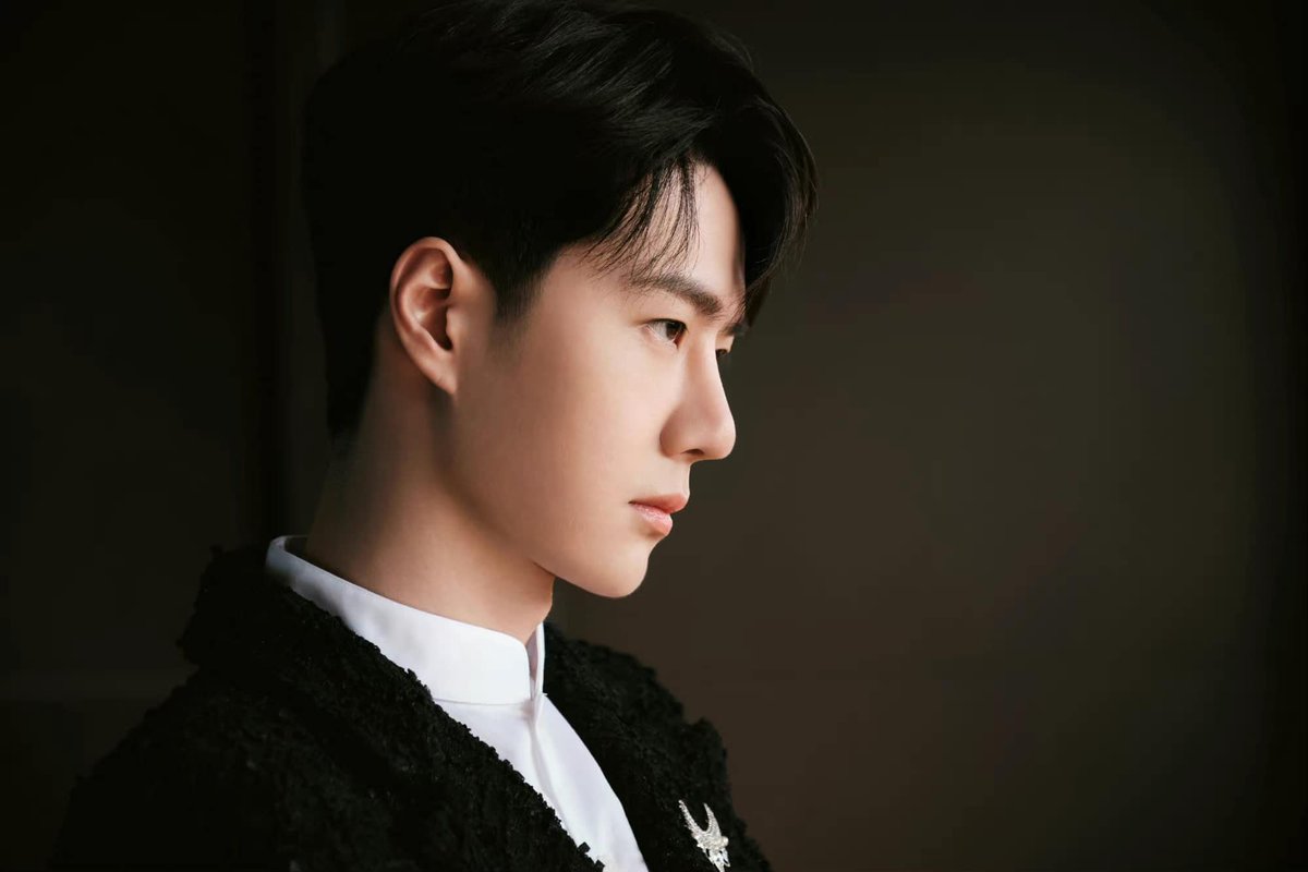 LVLT959197's tweet photo. Post này để cập nhật Bách Lý đại nhân trong họp báo <Phong Khởi Lạc Dương > 26/11/2021 💚💚💚
Khí thế ngút trời ~😎🔥
===
Cre YIBO-OFFICIAL, on pic , on vid
#BJYX #YIZHAN #lvlt_95 #BJYX #BJYXSZD #BJYXSZD𓆉 #BoZhan #TTL #cp95
@LVLT959197 https://t.co/ZhereTX60s