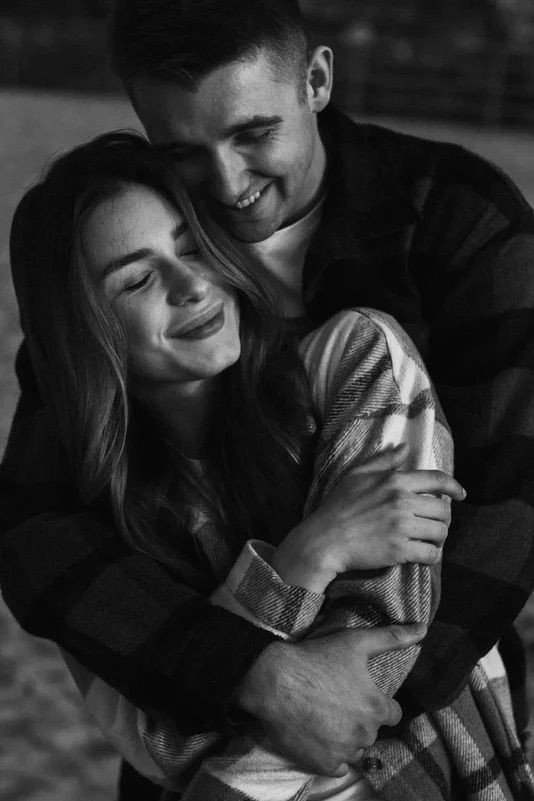 फिर उसके बाद मैने कुछ नहीं खोया,
वो मेरी जिंदगी का आख़िरी नुक़सान था...sp💔🖤