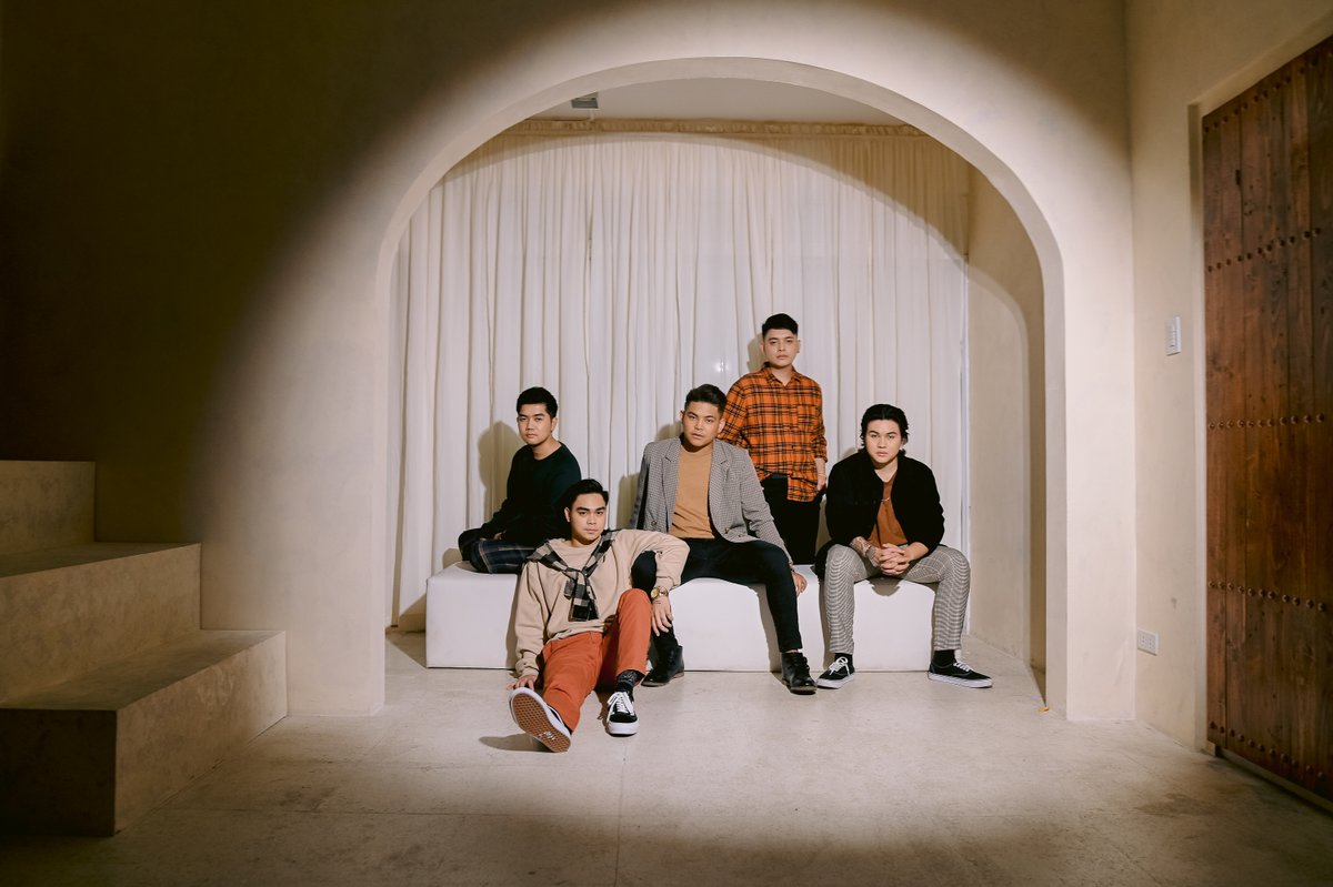 magnus_haven's tweet photo. Don't miss the chance to be with us on our first Virtual Fan Meeting event! Register na!
RESERVE YOUR ACCESS HERE:  https://t.co/8uZNIZUg8q
#VivaSoundcheck
#MagnusHaven
#Mapaglaro 

Stream 'Mapaglaro' on Spotify:
https://t.co/pXpou2A2c2... https://t.co/T5gDTnN85e