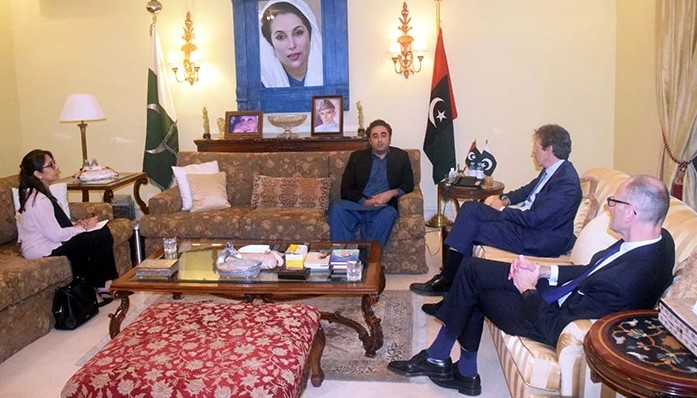 Waqtnewstv's tweet photo. بلاول بھٹو زرداری سے برطانوی وزیراعظم کے نمائندے نائجل کیسی کی ملاقات
https://t.co/QFr6D5kAAv
#PPP #BilawalBhuttoZardari #Meeting #NigelCasey #Pakistan #UK @BBhuttoZardari @MediaCellPPP @GOVUK @10DowningStreet @NigelCaseyHC @MoIB_Official https://t.co/muNd7V4l8O