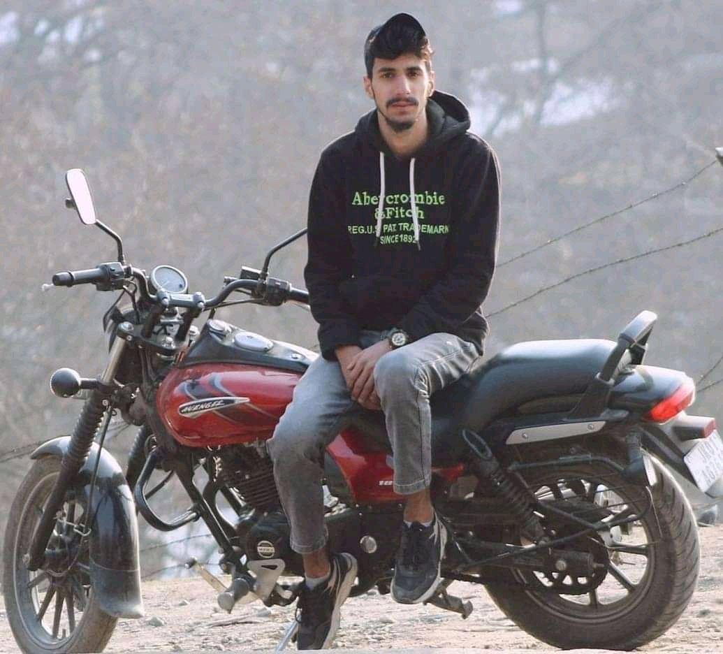 ArsalanFarooq0's tweet photo. He is my brother,

He is Shaheed  Mehran (Rahimullah) ❤️

زندہ ہے مجاہد زندہ ہے ☝                               
                                             24.11.2021                                
#Mehran https://t.co/yM9N4GlAaw
