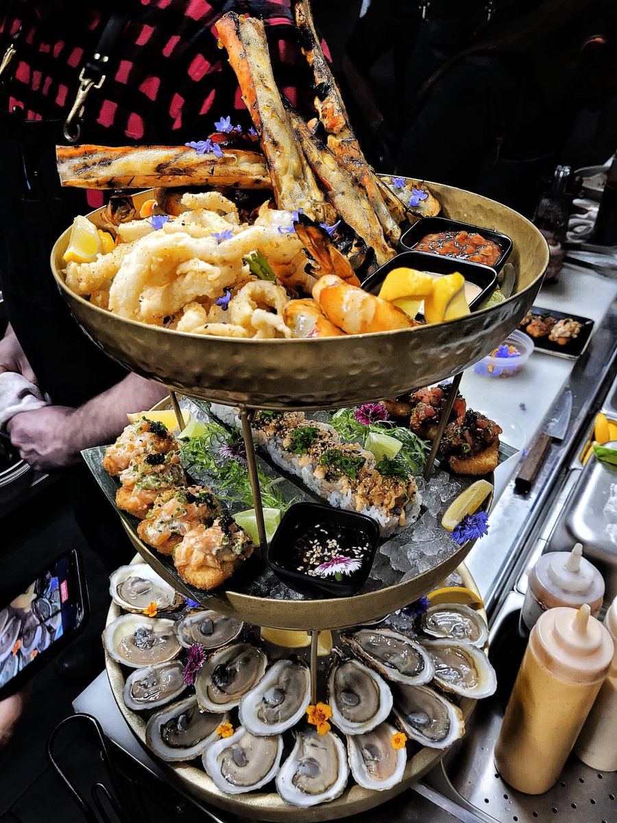 Getmo05's tweet photo. Seafood tower coming in December. #savaannanights #savannalounge #foodporn #ottawafoodie https://t.co/stS4gXz3Nl