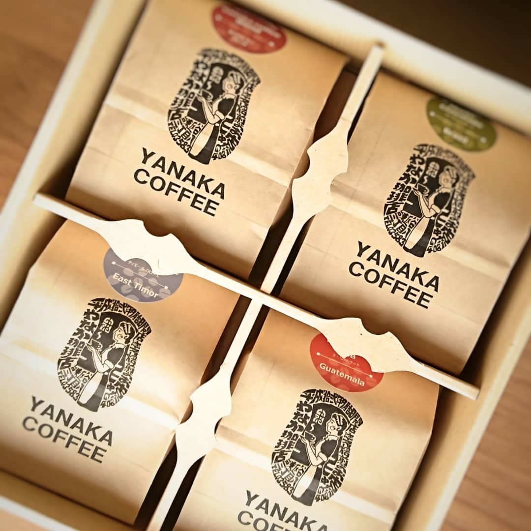 yanakacoffee's tweet photo. やなか珈琲のウィンターギフト🎁
大人気のドリップバックギフト
☕と焙煎したての豆が詰まったレギュラーコーヒーギフト🎵
豊かな香りと心地よい風味をお届けします。
ネットからご注文は関東、関西、北陸、信越、中部地区、送料無料🍀
#やなか珈琲ギフト
#コーヒー���フト
#コーヒーギフト通販 https://t.co/oaP3gGrIlA