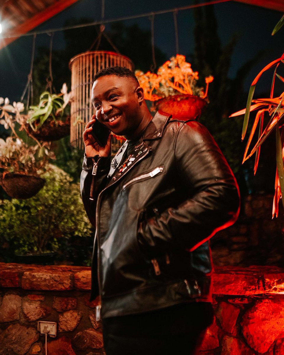 Shimza01's tweet photo. Humans love me ❤️ https://t.co/nuVKi5oe0K