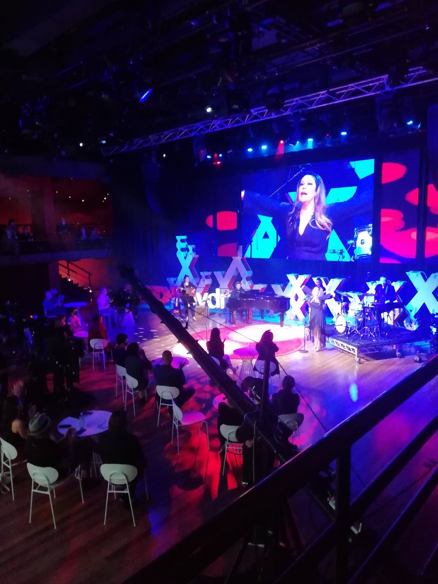 DrEDeschrijver's tweet image. Had a fantastic time today @tedxsydney. Impressed as always with our talented speakers and performers. Finishing off and ready for a drink! #coreteammember