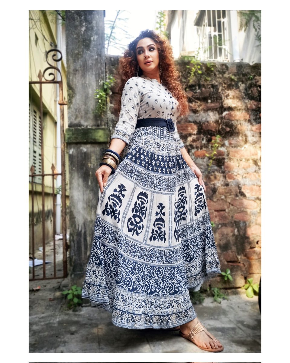 ChandreyeeGhos4's tweet photo. Mur mur ke na dekh 🙃

#moment #pause #look #turnaround #afternoon #november #official_chandreyee_ghosh https://t.co/TxIfoSaPer