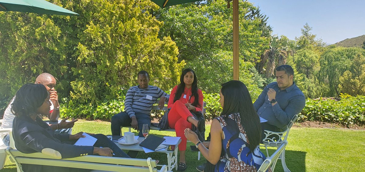 Une semaine intense <a href="/TutuFellows/">TutuFellows</a> avec des speakers de haut niveau entre autres,la première Dame de la Namibie <a href="/KalondoMonica/">Monica Geingos</a> ,l'ancien ministre des Finances   <a href="/Official_Manuel/">Trevor Manuel</a> et l'économiste <a href="/LopesInsights/">Carlos Lopes</a> autour des  questions de leadership&amp; de la bonne gouvernance en Afrique