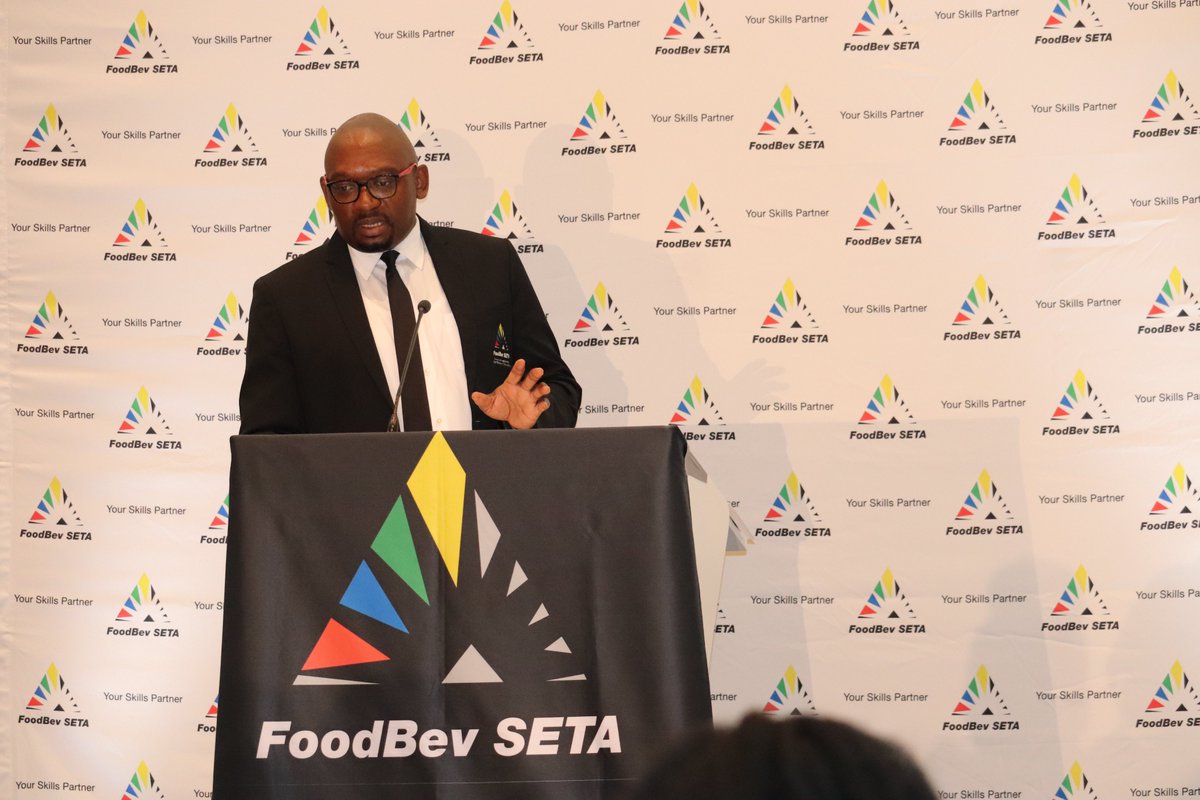 FoodBevSETA's tweet photo. FoodBev SETA CFO, Mr Magugu Maphiwa presenting financial performance of the SETA for the year under review, Highlighting that the SETA received two consecutive unqualified audit report.
#FBSAGM2021 https://t.co/y3LyaMYsrq