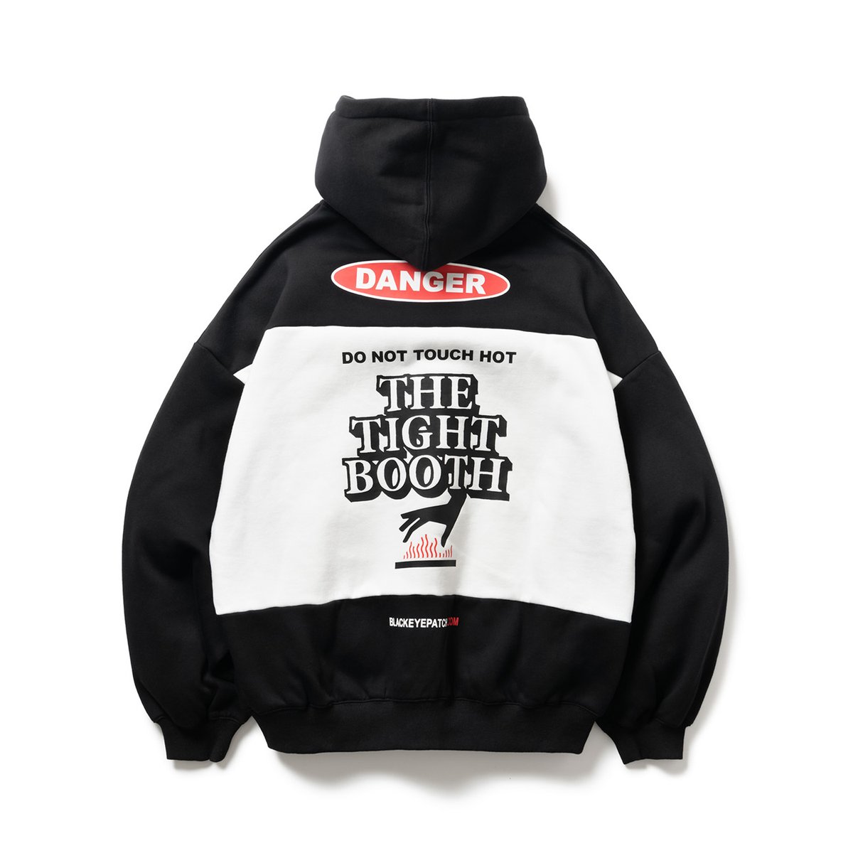 OLLI_KUMAMOTO's tweet photo. TIGHTBOOTH &amp; BLACK EYE PATCH

コラボアイテム！！

店頭１１月２７日（土）１２時〜発売

OLLI ONLINE STORE 

(店頭の状況に応じてUPさせて頂きます)

https://t.co/Wr2JKuOFGo https://t.co/W67MPqEZNn
