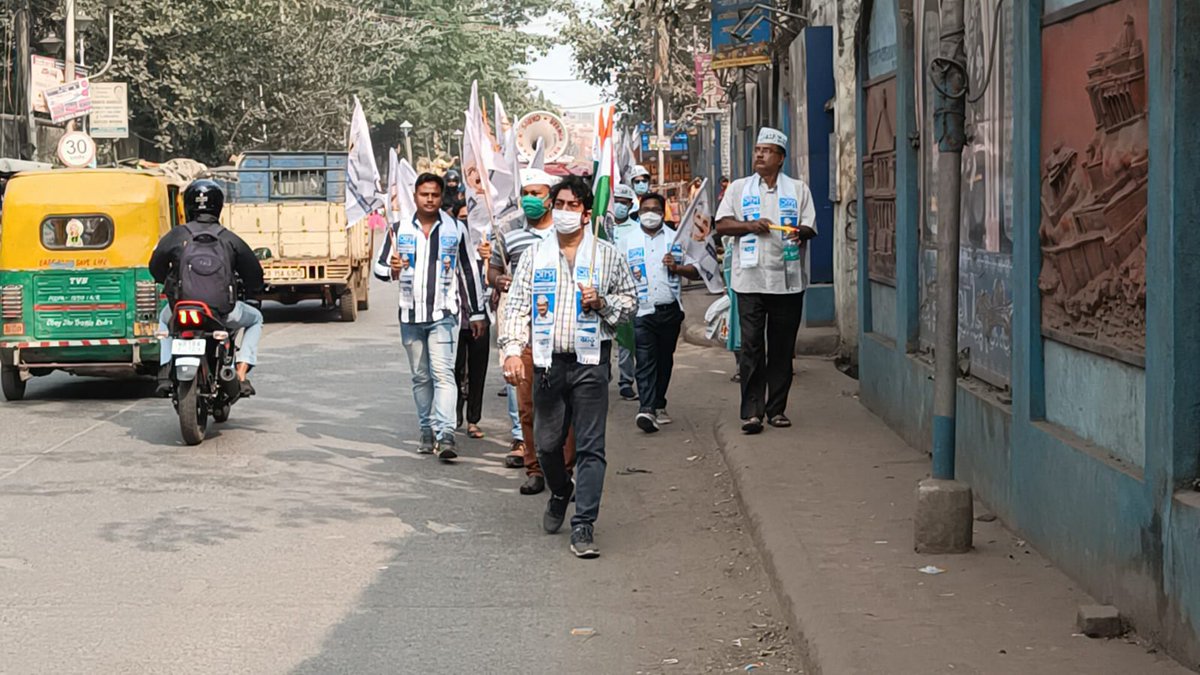 AAP4Howrah's tweet photo. আজ আমাদের আন্দোলন 9 বছর তরুণ, শক্তিশালী এবং দ্রুত বর্ধনশীল! আজকের দিনটিও একটি উল্লেখযোগ্য দিন কারণ 1949 সালের এই দিনেই আমাদের দেশ ভারতের সংবিধান গ্রহণ করেছিল।
#9YearsOfAAP https://t.co/EAhydyn3Aw