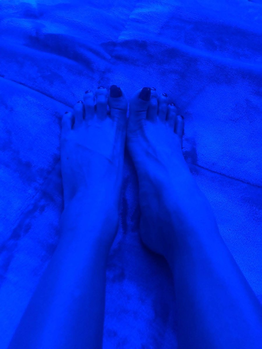 BrattyTala's tweet photo. It's Black Friday and you've got blue balls 💙 send and buss a nut to these feet https://t.co/vW0GOMKSSv