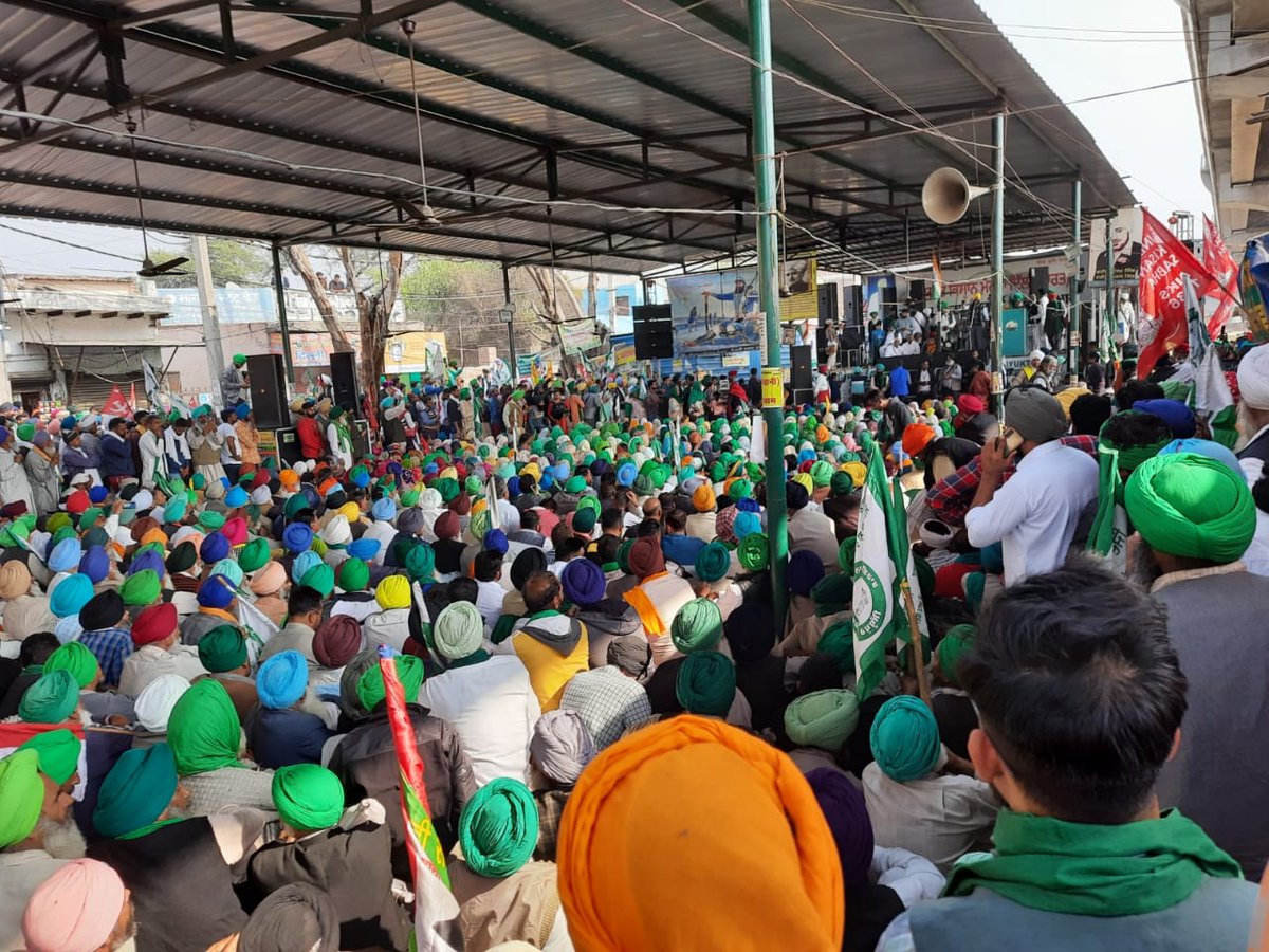 Photos from Tikri border SKM stage.

#1YearOfFarmersProtest
#KisanMajdoorEktaZindabad 
#ConstitutionDay2021