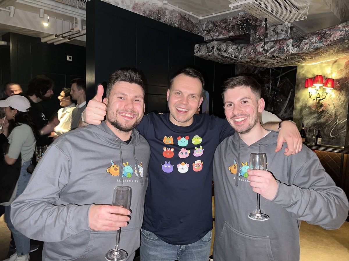 TechFusions's tweet photo. Thank you @Psycheout86 &amp; @NFTlondonUK for an amazing event! It was a pleasure to meet you and talk about all things Axie! 😁🚀 https://t.co/xRXSeddEiU