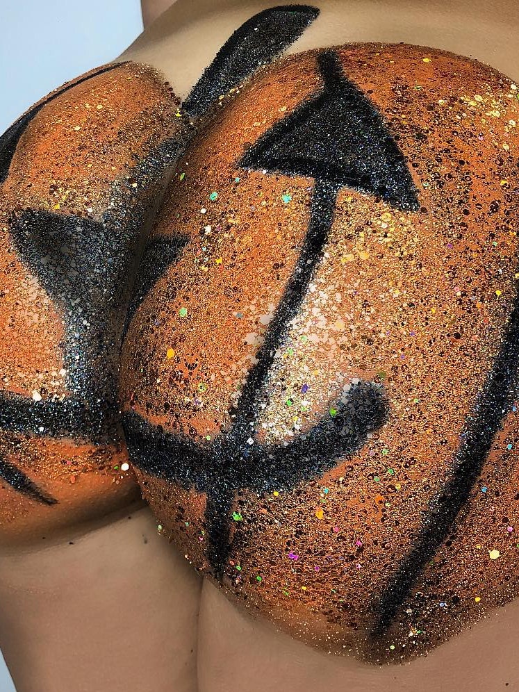 I like Halloween, as much as its over. There's always next year. Hope you guys are having a great day today!!

#buntuts #pentasio #Halloween