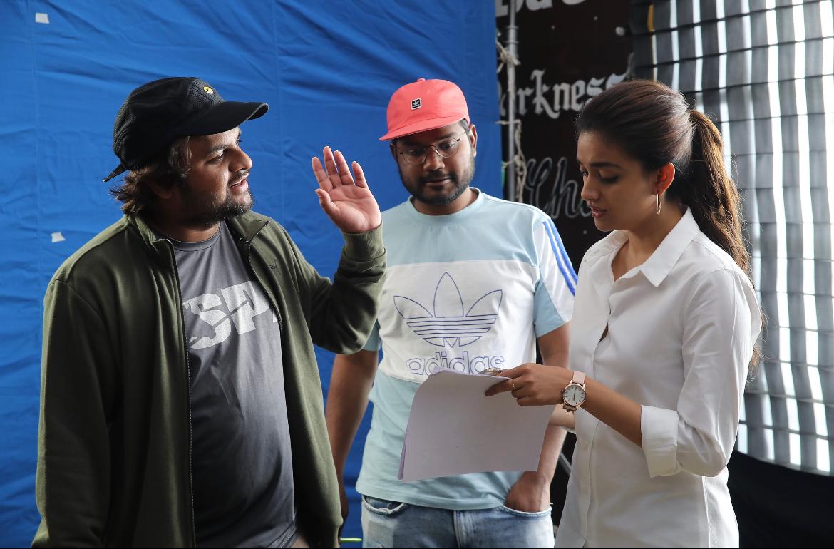 TrendsKeerthy's tweet photo. Birthday Wishes to #MissIndia Film's
Writer @Tharun__Kumar Brother ❤️
From @KeerthyOfficial Fans 🤗 https://t.co/SZsz36W7Oi