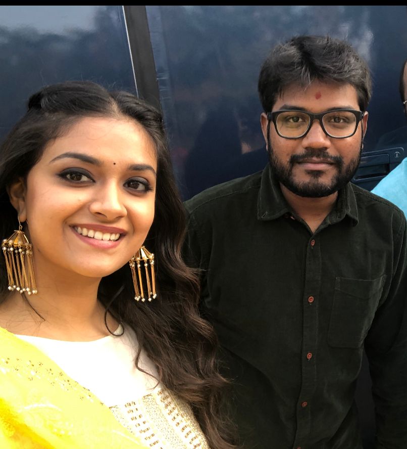 TrendsKeerthy's tweet photo. Birthday Wishes to #MissIndia Film's
Writer @Tharun__Kumar Brother ❤️
From @KeerthyOfficial Fans 🤗 https://t.co/SZsz36W7Oi