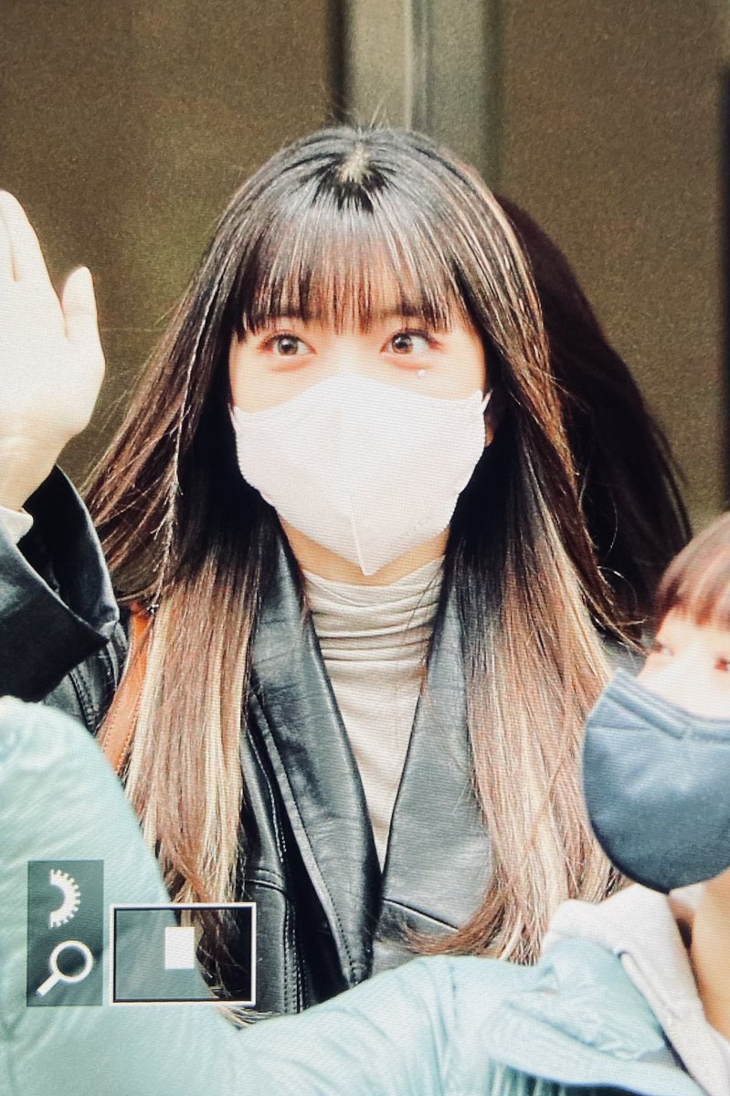 Sensational_SY's tweet photo. 211126 프리뷰 #지수연 #수연
아이브 이서 짱짱팬 찍어줌 아이브 데뷔 많관부~~ https://t.co/xC2kaFgtq1