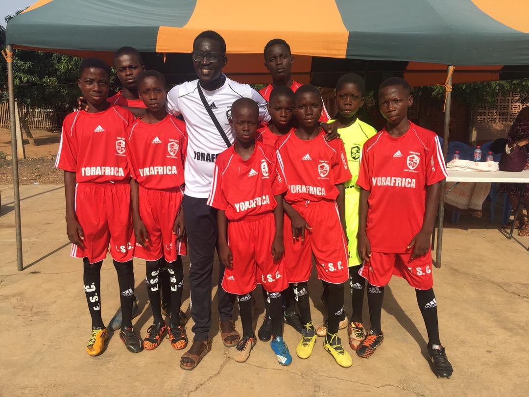 Bankykanta's tweet image. Hello #shibarmy , we wanna organize a shiba soccer tournament this Christmas for kids in Ghana to bring the awareness of this marvelous coin in Africa 
Note : all the kids will get a shiba brand kits and balls . 
Some school supplies. 
Dm if you wanna contribute to this project