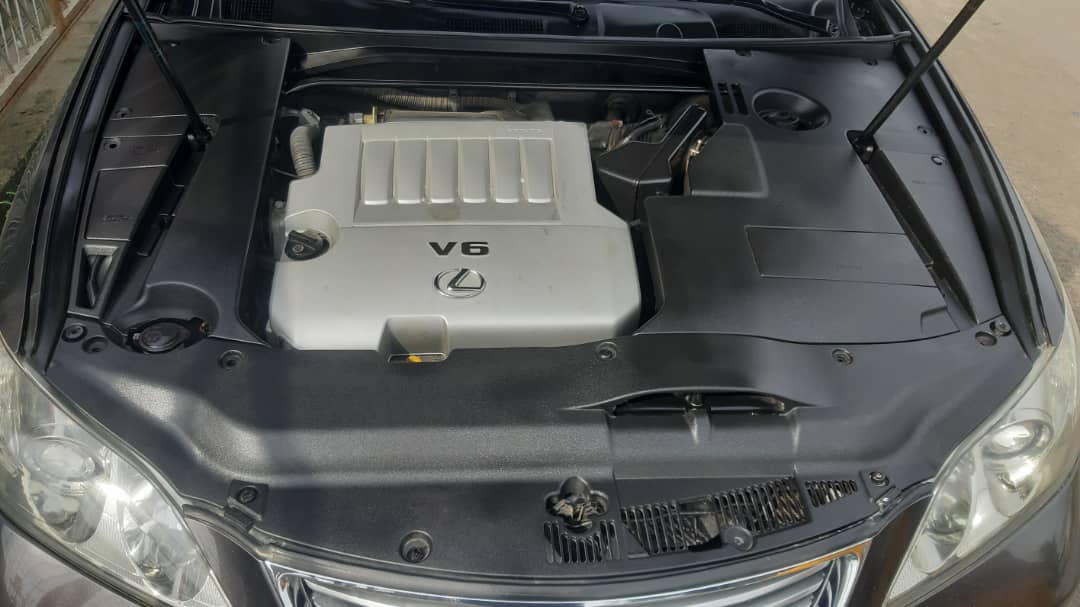 MoblinkzN's tweet photo. LEXUS ES350 FOR SALE
Type: Toks
Price: 5.8
Model: Full option 2009 
Location: Ajah
Contact:  call/WhatsApp 07037569204 

Joeboy Black friday Lewa Rema #BlackFriday #Cars #LagosNigeria https://t.co/MsGzCS6qgB