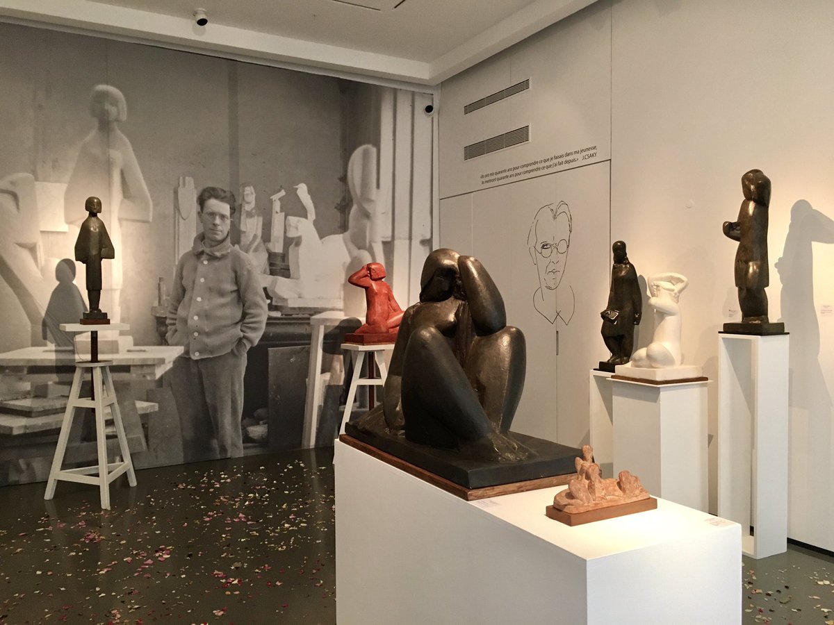 Guiguiii94's tweet photo. Complètement oublié de nos jours, le talentueux sculpteur cubiste franco-hongrois #JosephCsaky (1888-1971), artiste emblématique de l’École de Paris et de l’UAM, très apprécié de Jacques Doucet, bénéficie d’une généreuse expo de ses plâtres à la @GalerieDeVos, rue Bonaparte. https://t.co/lLil4CmcjU