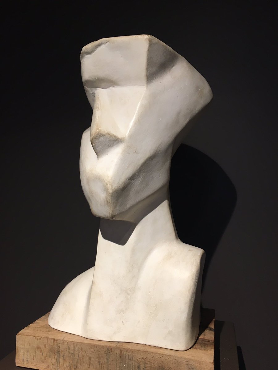 Guiguiii94's tweet photo. Complètement oublié de nos jours, le talentueux sculpteur cubiste franco-hongrois #JosephCsaky (1888-1971), artiste emblématique de l’École de Paris et de l’UAM, très apprécié de Jacques Doucet, bénéficie d’une généreuse expo de ses plâtres à la @GalerieDeVos, rue Bonaparte. https://t.co/lLil4CmcjU