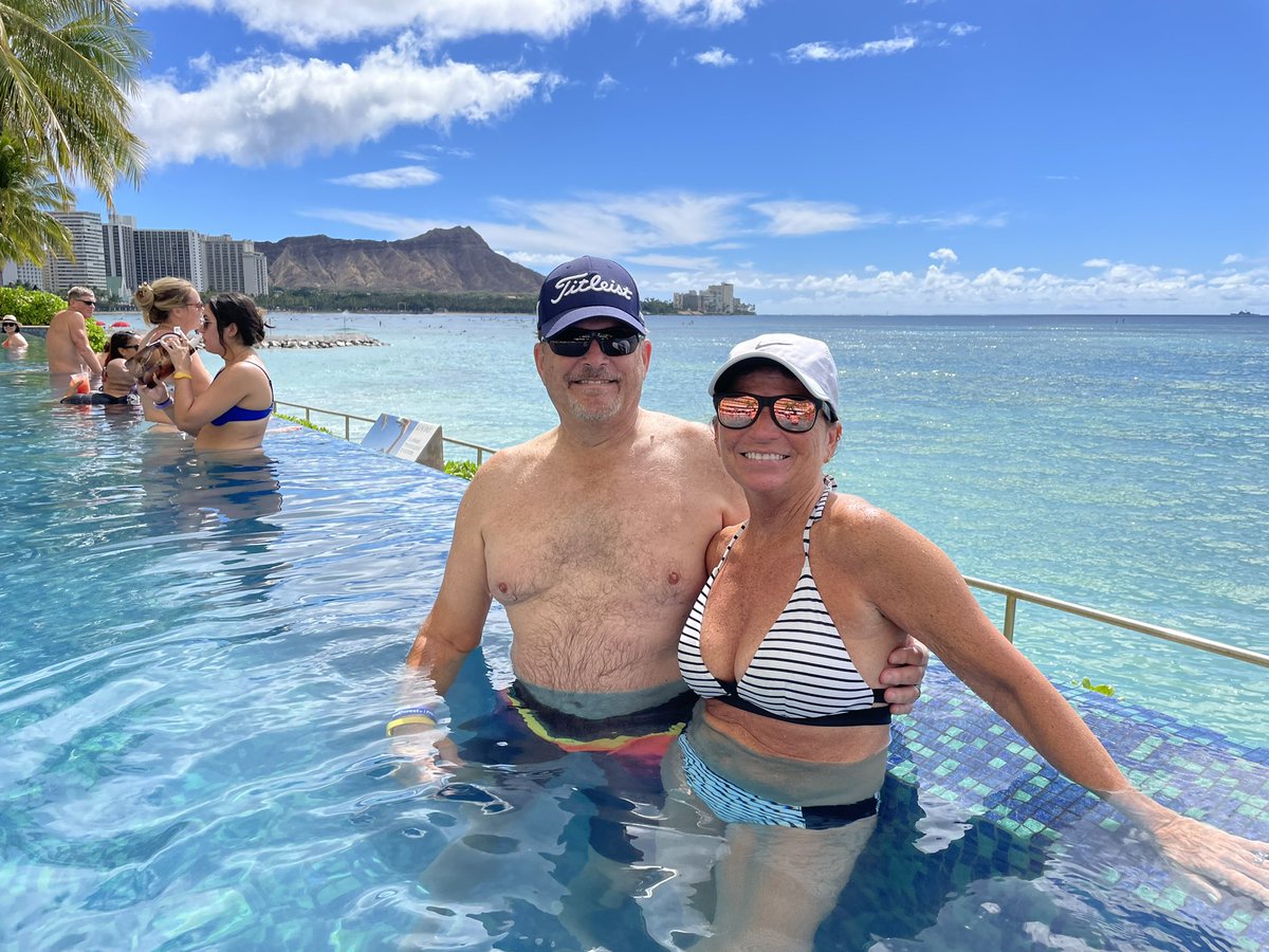 fhelmink's tweet image. Finally getting around to posting some pics after returning from our belated 40th Anniversary trip to Hawaii. Covid delayed it in 2020, but couldn’t stop us this year. Kathy and I really enjoyed our time on the beach, at the pool, sightseeing, and hiking on both O’ahu and Kona.
