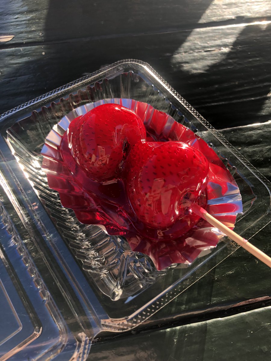 6f_i1z's tweet photo. いちご飴🍓うまし！ https://t.co/NnzaaZZ6hs