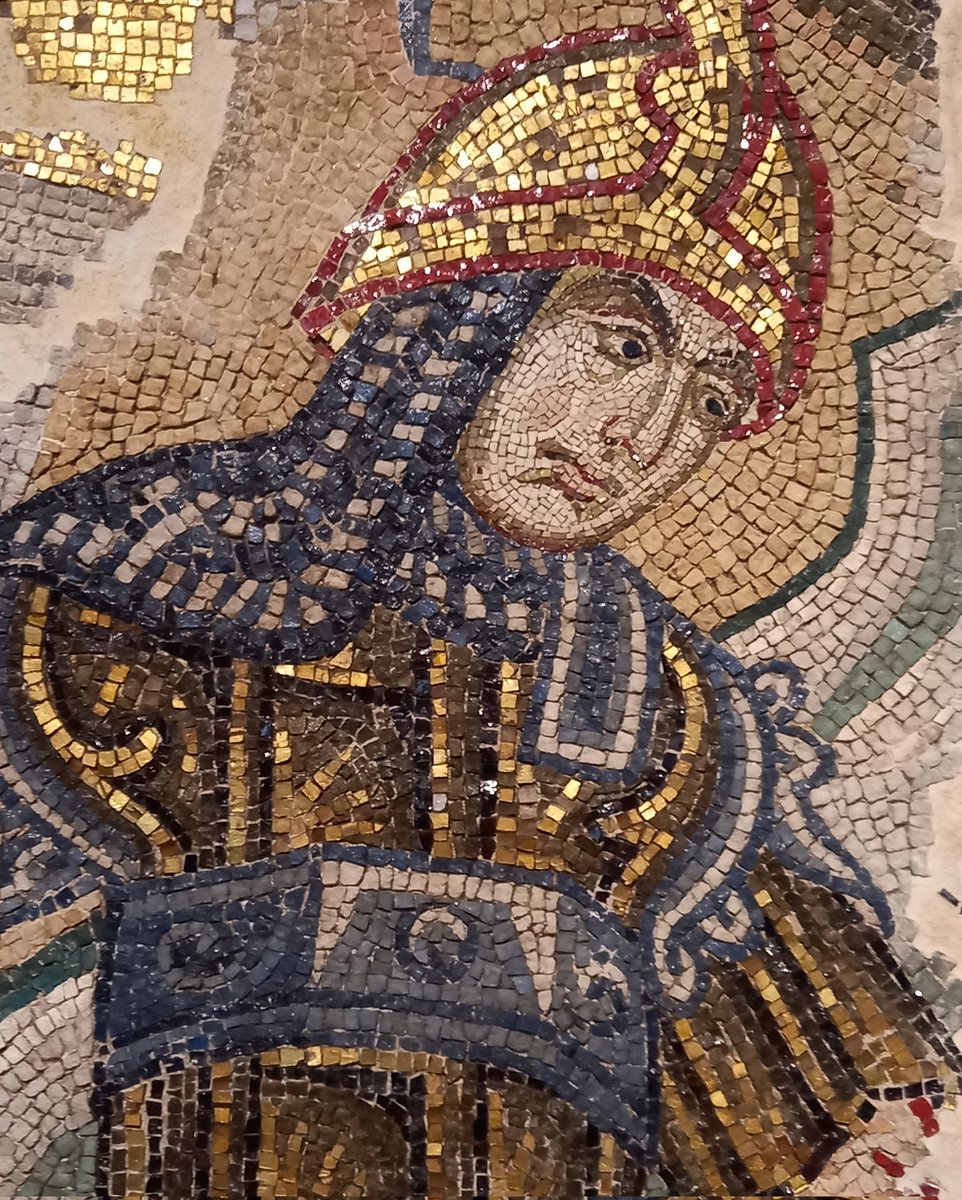 MarioMarcarini's tweet photo. More veneto. Armigero con armatura alla veneziana. XIII secolo.
Basilica di San Marco. https://t.co/T4OTLl4Idz