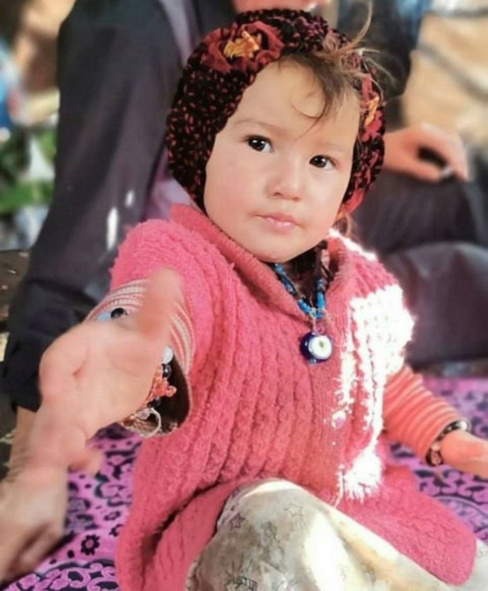 #müslüme 
Gülüşünü çalanlar bahar görmesin..