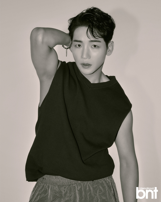 TotalsetEnter's tweet photo. #bnt 화보 촬영_2 💪🏻

#박군 #트롯특전사 #가수박군 #parkkoon #유턴하지마 #사랑은 #직진 #뉴발란스 #애슬레저 #강쥐언니 #화보촬영 #강철부대 #미우새 https://t.co/uYGzuAwRrc