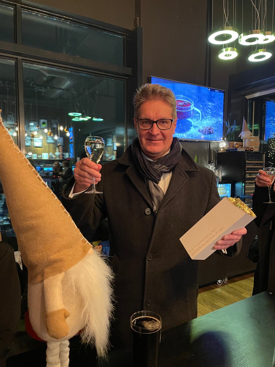 museoliitto's tweet photo. #Vuodenmuseokaupunki on valittu! Paljon onnea @Turkukaupunki ja sen upeat #museot! 💐 Perusteluissa mainittiin erityisesti edelläkävijyys digitaalisissa palveluissa. #kulttuurigaala https://t.co/Abyr2VanMh