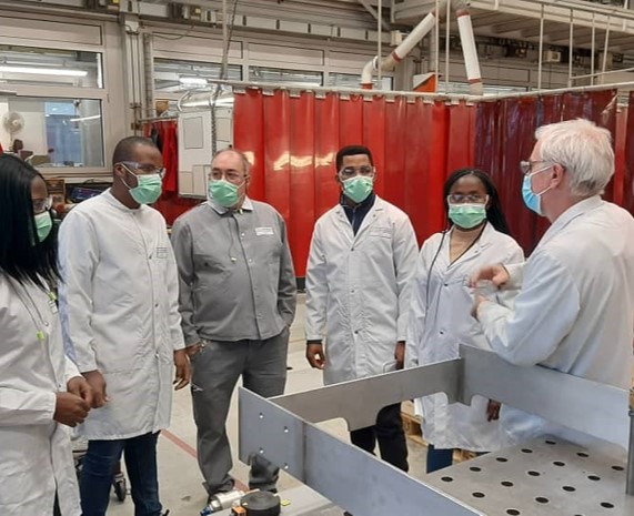 SEMIGRATION's tweet image. Früchte der Migrationspartnerschaft: #SEMIGRATION und Nestlé gratulieren den 5 besten Trainees vom Agbara Factory Apprenticeship Program in Nigeria (flag Nigeria) zum erfolgreichen Abschluss ihres achtwöchigen Praktikums bei @NestleSuisseSA!sem.media-flow.ch/nigeria-en#2273