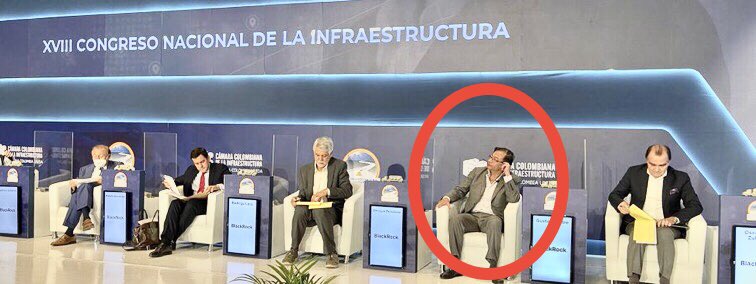jorgerojas2022's tweet photo. Uno de ellos está preparado para gobernar a Colombia, los demás están estudiando 👇🏽 https://t.co/tPsdHwAUly