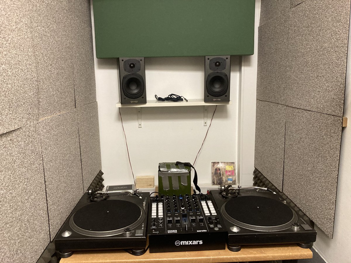 rootsinsession's tweet photo. #djroom #soundproof #turntables #mixing #newmix #forthcoming #ownproduction #releases #reggae #drumnbass #soundsystemmusic #soundsystemculture https://t.co/8wpiii1nJB