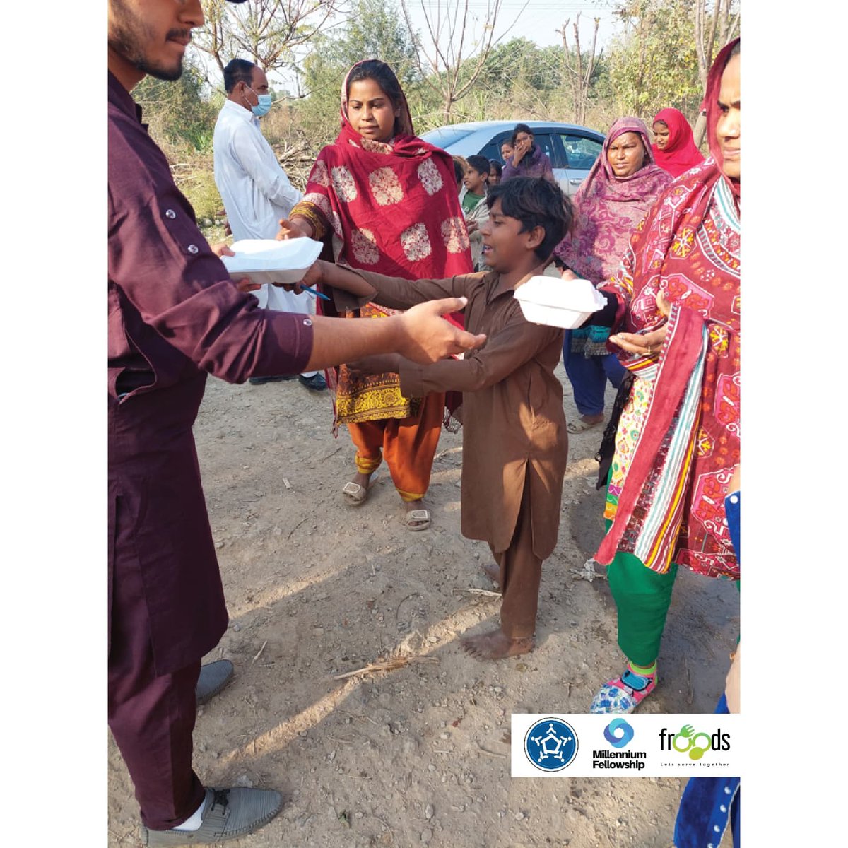 froodsorg's tweet photo. Spreading smiles, one meal at a time! Here are a few glimpses from our latest food drive in H-9, Islamabad. https://t.co/g8CcuIzGDC