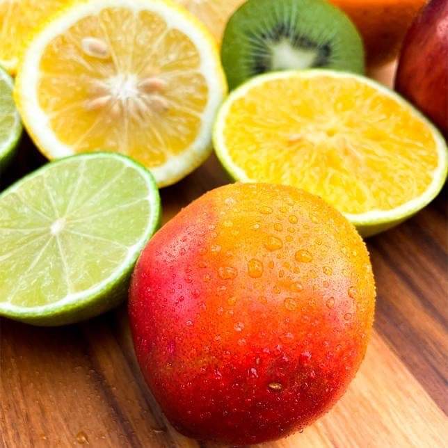 JuniorTotal's tweet photo. Essa foto da água na boca só de ver, não é? 🤤

Qualidade assim é com o Total! 

Frutas fresquinhas, lindas e saborosa, você encontra aqui! 

Não fique só na vontade! Passe em uma de nossas unidades e garanta suas compras! 

#SacolãoTotal #hortifrúti #qualidade #economia #frutas https://t.co/GsExkEQKhk